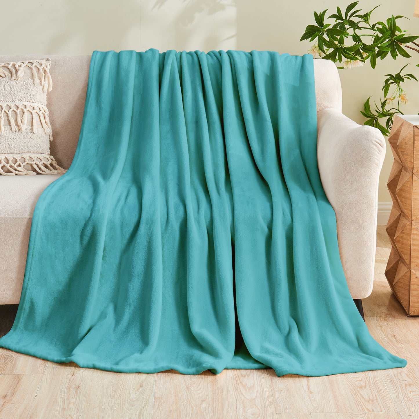 Gogreen Fleece Throw Blanket for Couch & Bed - Lightweight Plush Cozy Fuzzy Soft Blankets and Throws for Sofa