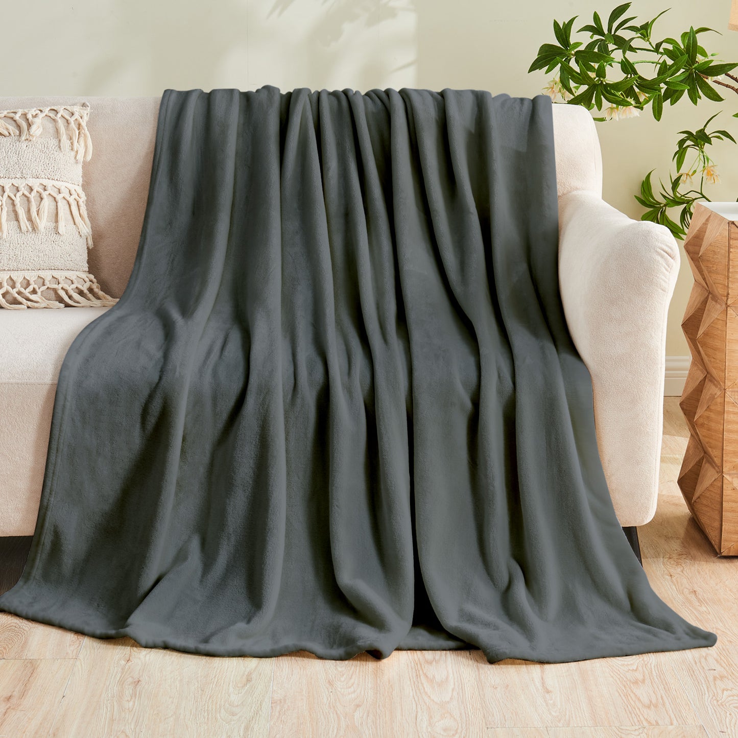 Gogreen Fleece Throw Blanket for Couch & Bed - Lightweight Plush Cozy Fuzzy Soft Blankets and Throws for Sofa