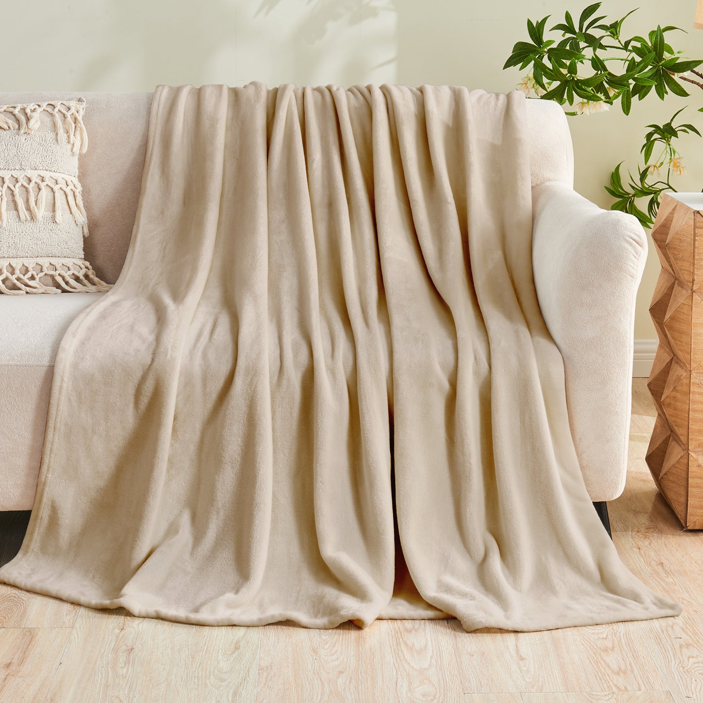 Gogreen Fleece Throw Blanket for Couch & Bed - Lightweight Plush Cozy Fuzzy Soft Blankets and Throws for Sofa