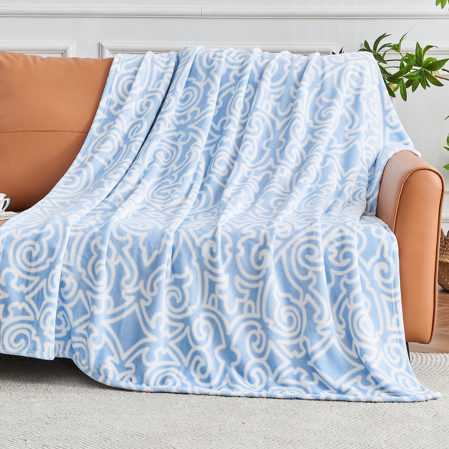 Gogreen Fleece Throw Blanket for Couch & Bed - Lightweight Plush Cozy Fuzzy Soft Blankets and Throws for Sofa