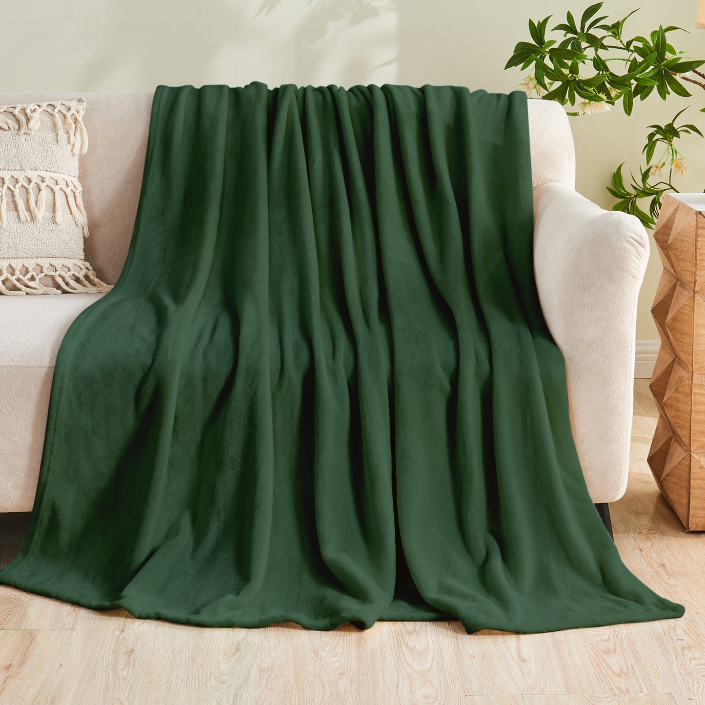 Gogreen Fleece Throw Blanket for Couch & Bed - Lightweight Plush Cozy Fuzzy Soft Blankets and Throws for Sofa