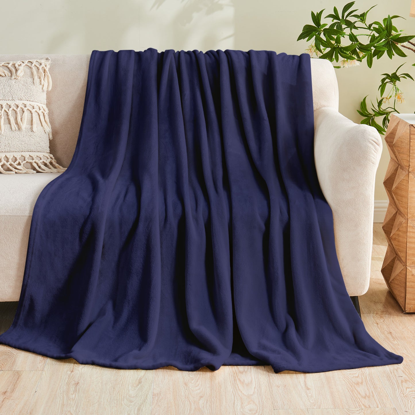 Gogreen Fleece Throw Blanket for Couch & Bed - Lightweight Plush Cozy Fuzzy Soft Blankets and Throws for Sofa