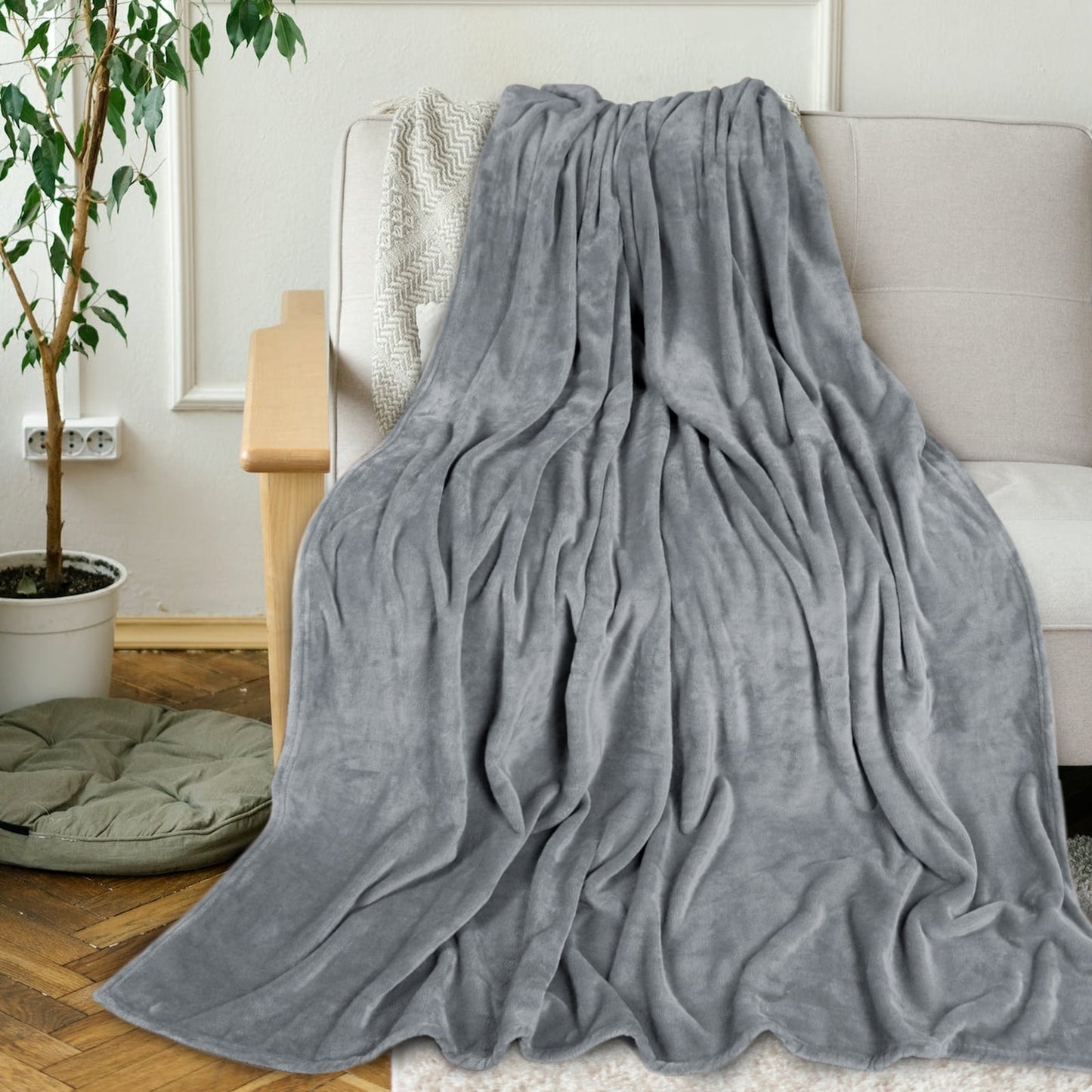 Gogreen Fleece Throw Blanket for Couch & Bed - Lightweight Plush Cozy Fuzzy Soft Blankets and Throws for Sofa, Light Grey, 50x60 Inches